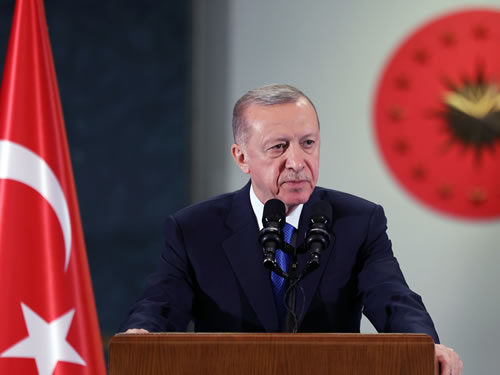 “Asrın felaketine karşı yürüttüğümüz mücadelenin kahramanlarından biri de belediyelerimizdir”