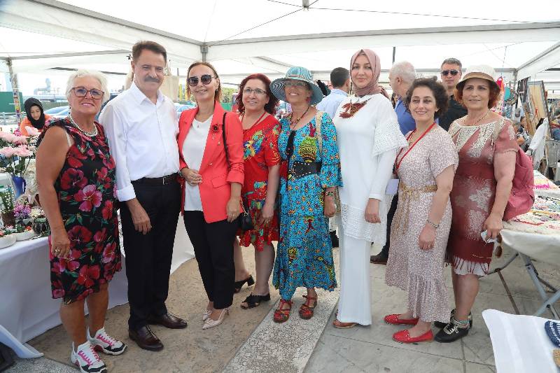 Emekçi Kadınlar depremzede vatandaşlar için buluşuyor