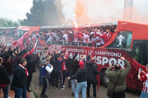 BAŞKAN DEMİR: ŞAMPİYONLUK KENTE İVME KAZANDIRACAK