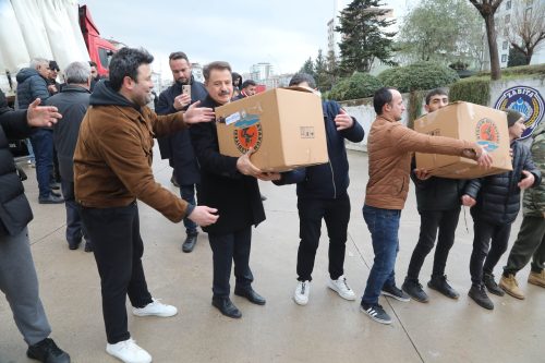 Atakum’da deprem dayanışması bin 700 aileye ulaştı
