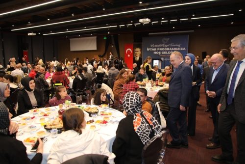 ÖNCÜ VE ÖRNEK BELEDİYECİLİK