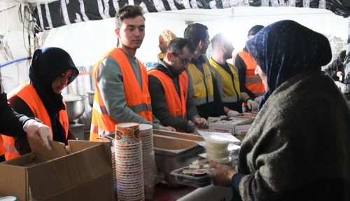 BAŞKAN DEMİR: “YARALAR SARILANA KADAR ORADAYIZ”