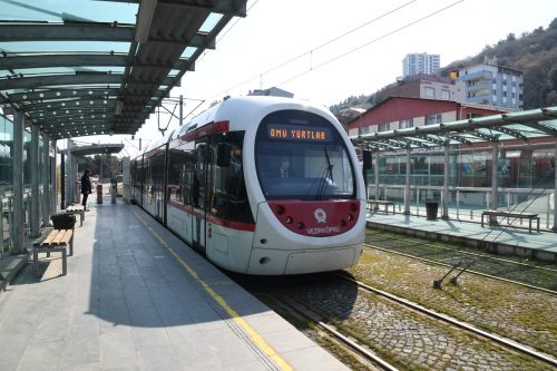 TRAMVAYLAR 4 AYDA 7 MİLYON 350 BİN YOLCU TAŞIDI
