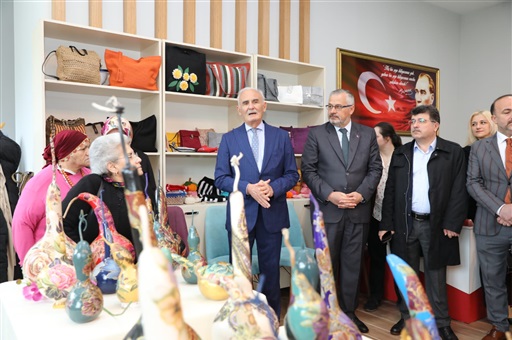 ENGELSİZ EMEKLER SERGİSİ AÇILDI