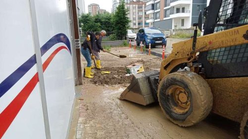 Atakum’da selin izleri siliniyor