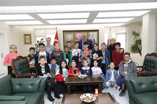 MİNİK ŞAİRLER YAZDI… BAŞKAN DESTEKLEDİ… KELİMELER KANATLANDI