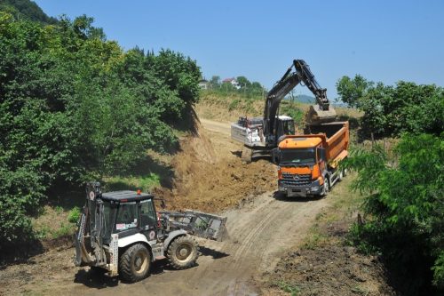 BAŞKAN DEMİR: YOL PROBLEMİ OLAN HİÇBİR MAHALLE KALMAYACAK