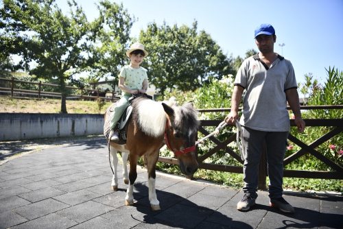 BÜYÜKŞEHİRDEN KARNE VE BAYRAM HEDİYESİ