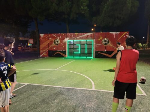 ELEKTRONİK KALEYE YOĞUN İLGİ