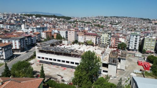 İLKADIM SPOR KOMPLEKSİ HIZLA YÜKSELİYOR