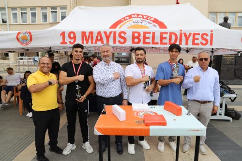 19 Mayıs’ta Bilek Güreşi Yarışları Yapıldı