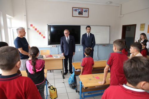 BAŞKAN DEMİR ÖĞRENCİLERLE BULUŞTU