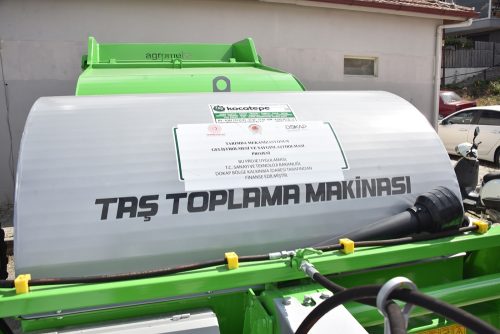 BÜYÜKŞEHİR’DEN ZİRAAT ODALARINA TAŞ TOPLAMA MAKİNESİ DESTEĞİ