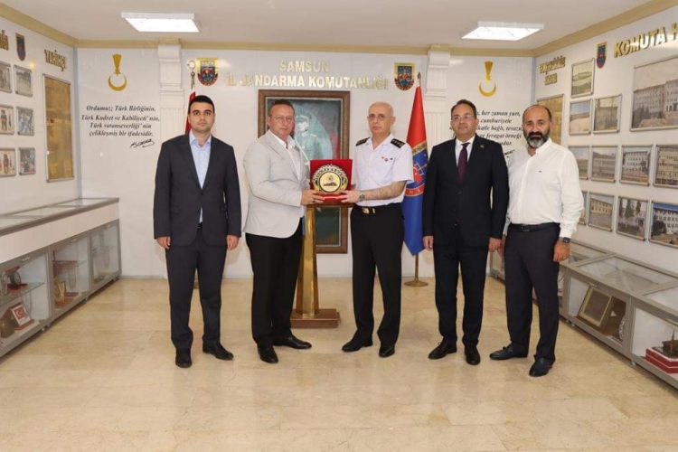 Ömer Ersever’i makamında ziyaret ettiler 