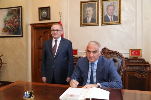 BAKAN ERSOY, BÜYÜKŞEHİR BELEDİYESİNİ ZİYARET ETTİ