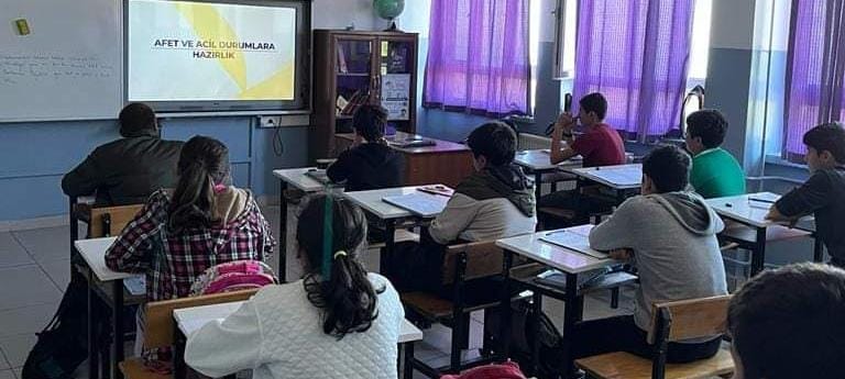 13 Ekim Dünya Afet Riskini Azaltma Günü Uygulamalı olarak anlatıldı