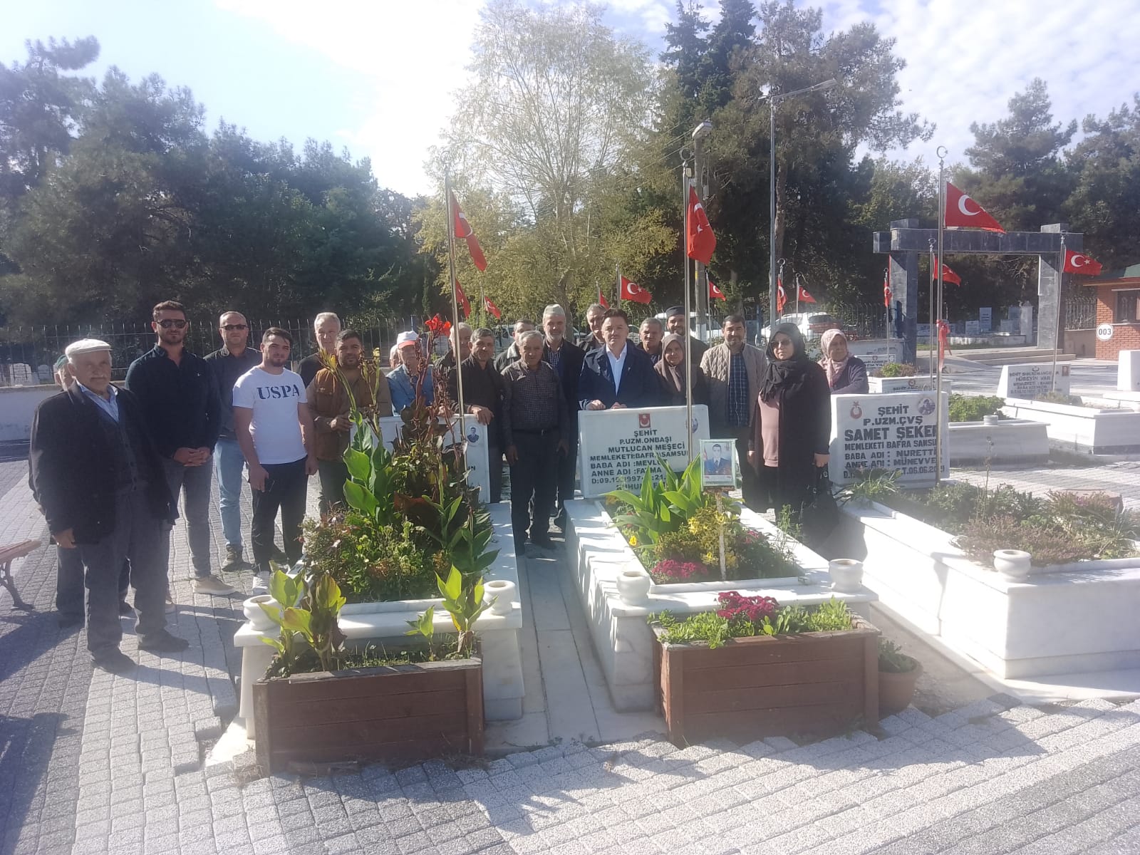 ŞEHİT P. UZM. ONB. MUTLUCAN MEŞECİ KABRİNİN BAŞINDA ANILDI