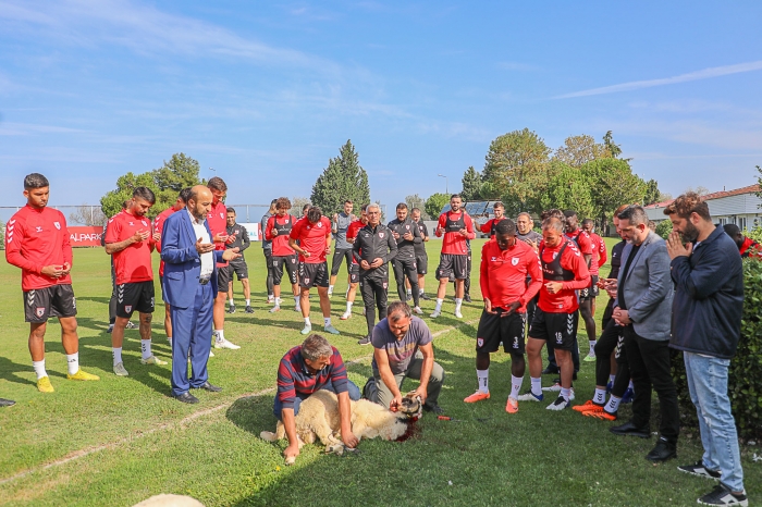 SAMSUNSPOR ÇAYKUR RİZESPOR A.Ş. MAÇI ÖNCESİ KURBAN KESTİ