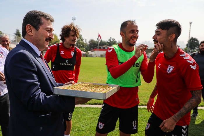 VALİ TAVLI’DAN SAMSUNSPOR’A ZİYARET