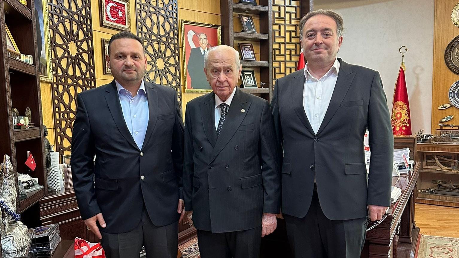 MHP’den İnşaat Mühendisi Özgür Topkaya ve Harita Mühendisi Hakan Aytünür Aday Adaylığı Başvurusu Yaptı