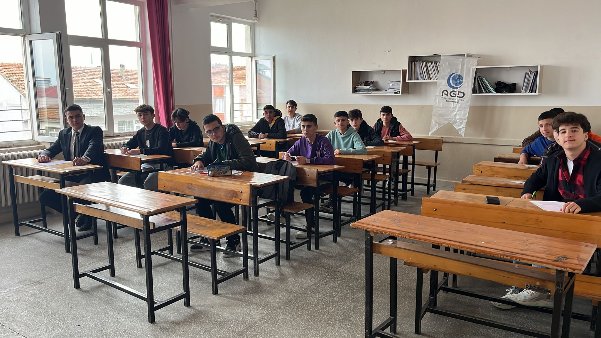 ÖĞRENCİLER SİYER-İ NEBİ YARIŞMASI SINAVINDA