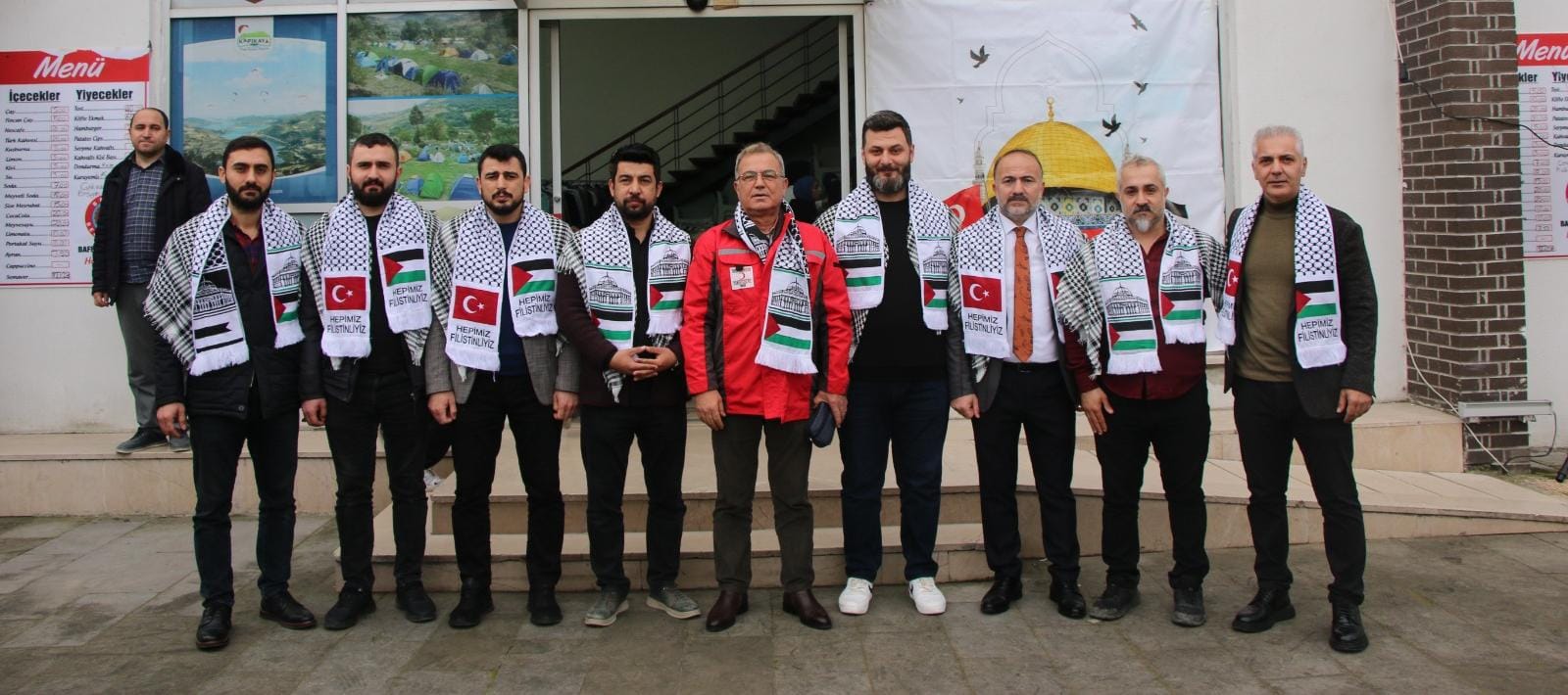 Bafra’da Filistin’e Destek İçin Hayır Çarşısı Açıldı