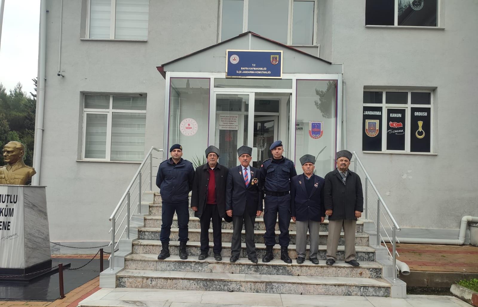 Gazilerden İlçe Jandarma Komutanına Ziyaret