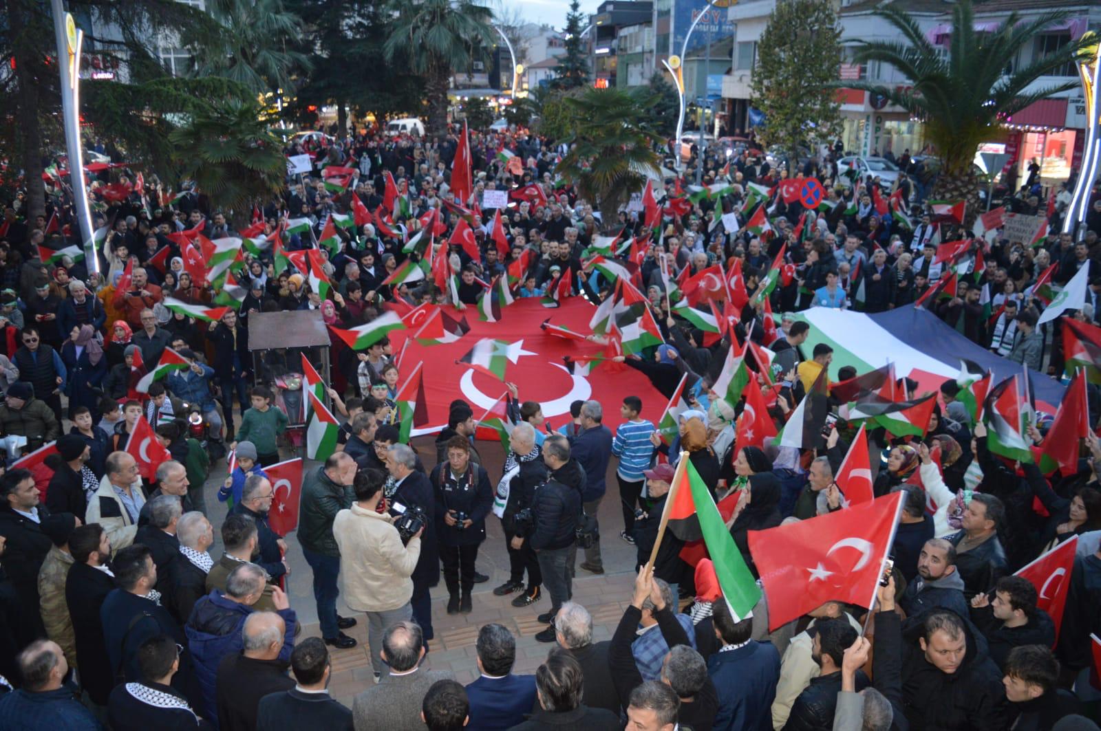 Bafra’da binler Filistin için yürüdü