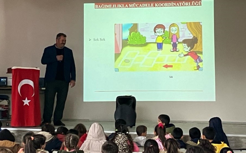 ÖĞRENCİLERE MADDE BAĞIMLILIĞI İLE İLGİLİ SEMİNER