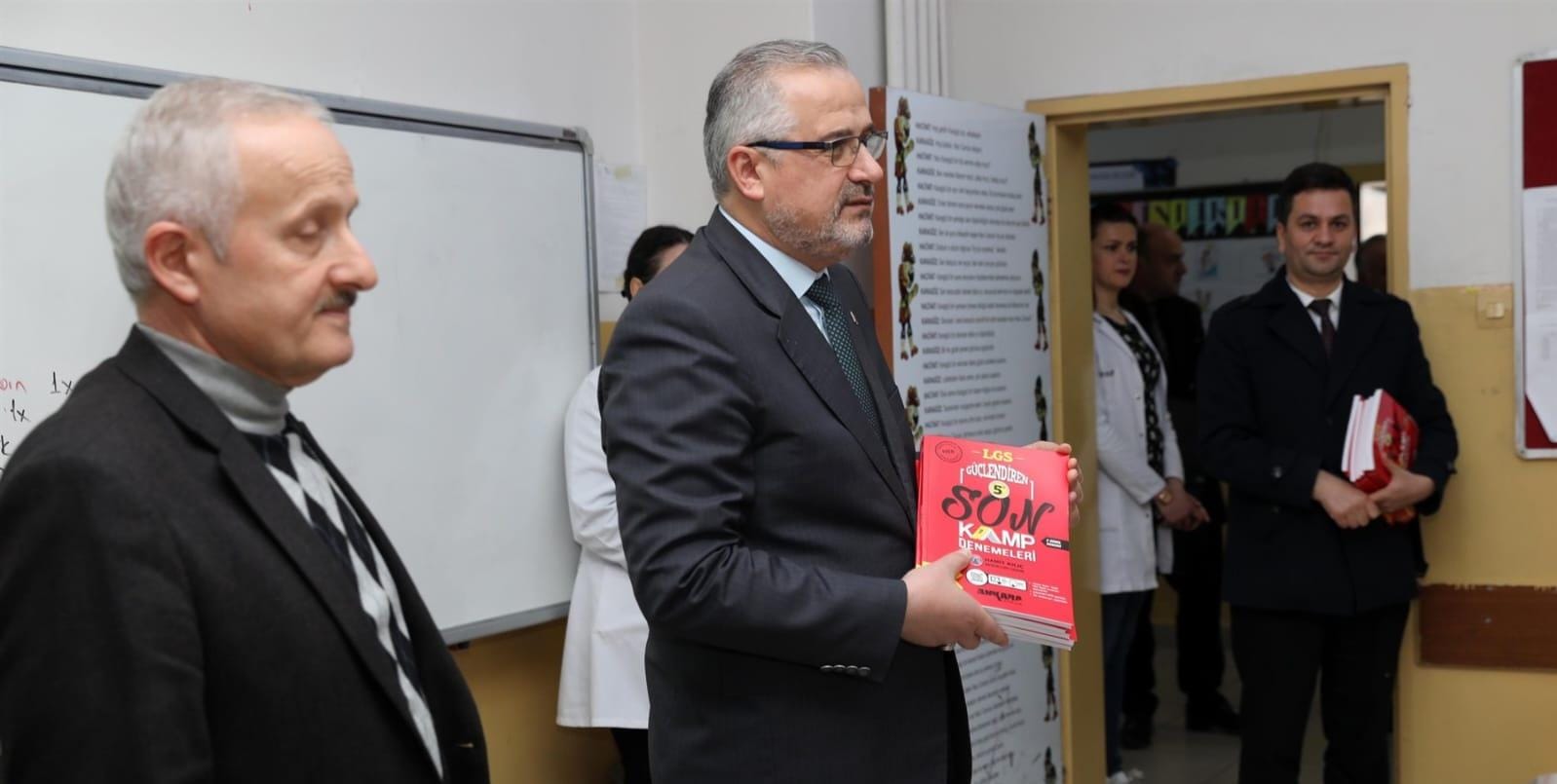 BAŞKAN KILIÇ ÖĞRENCİLERE DESTEĞİNİ SÜRDÜRÜYOR