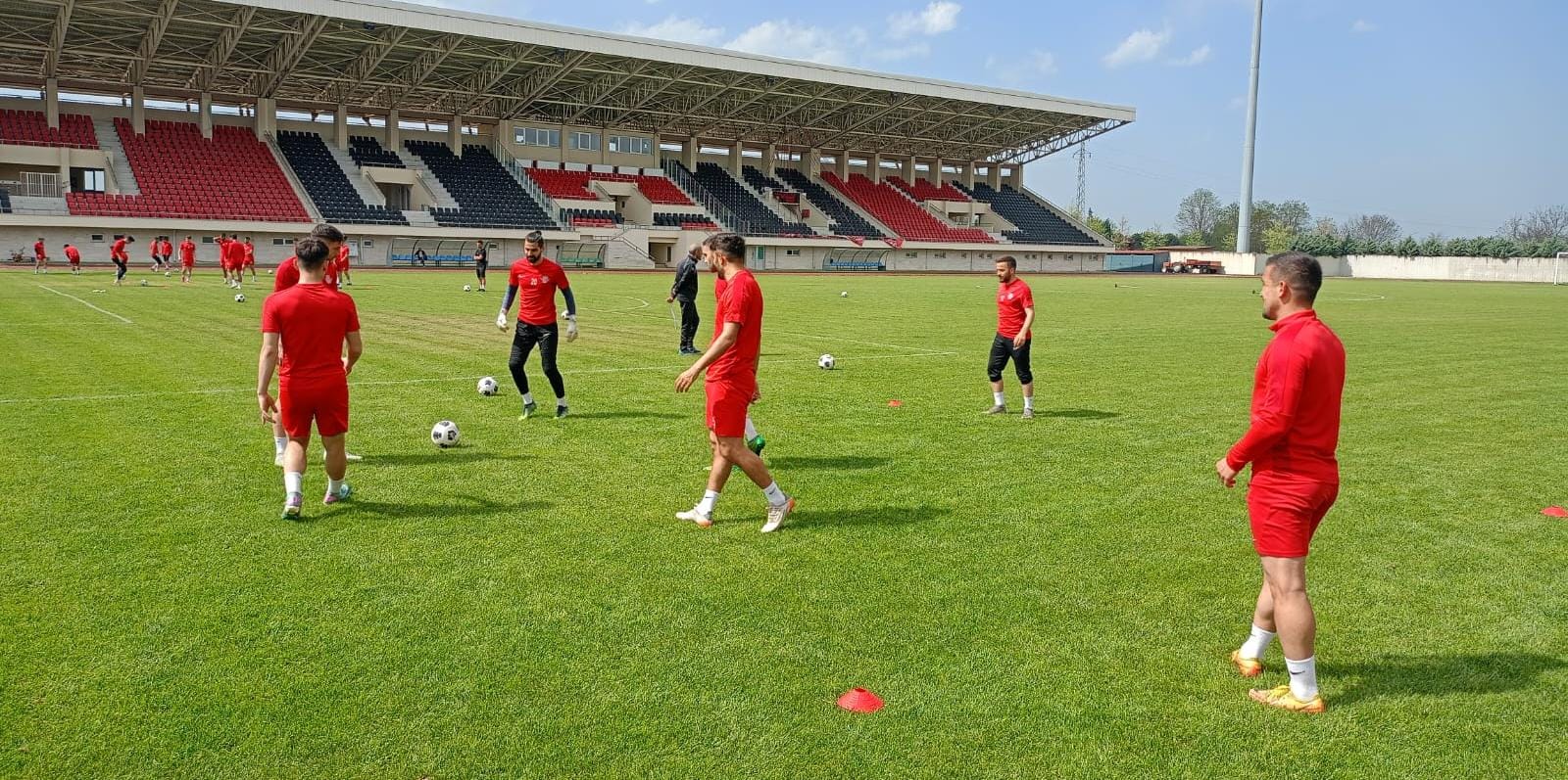 1930 Bafraspor’da Tekkeköyspor Maçı Hazırlıkları Sürüyor