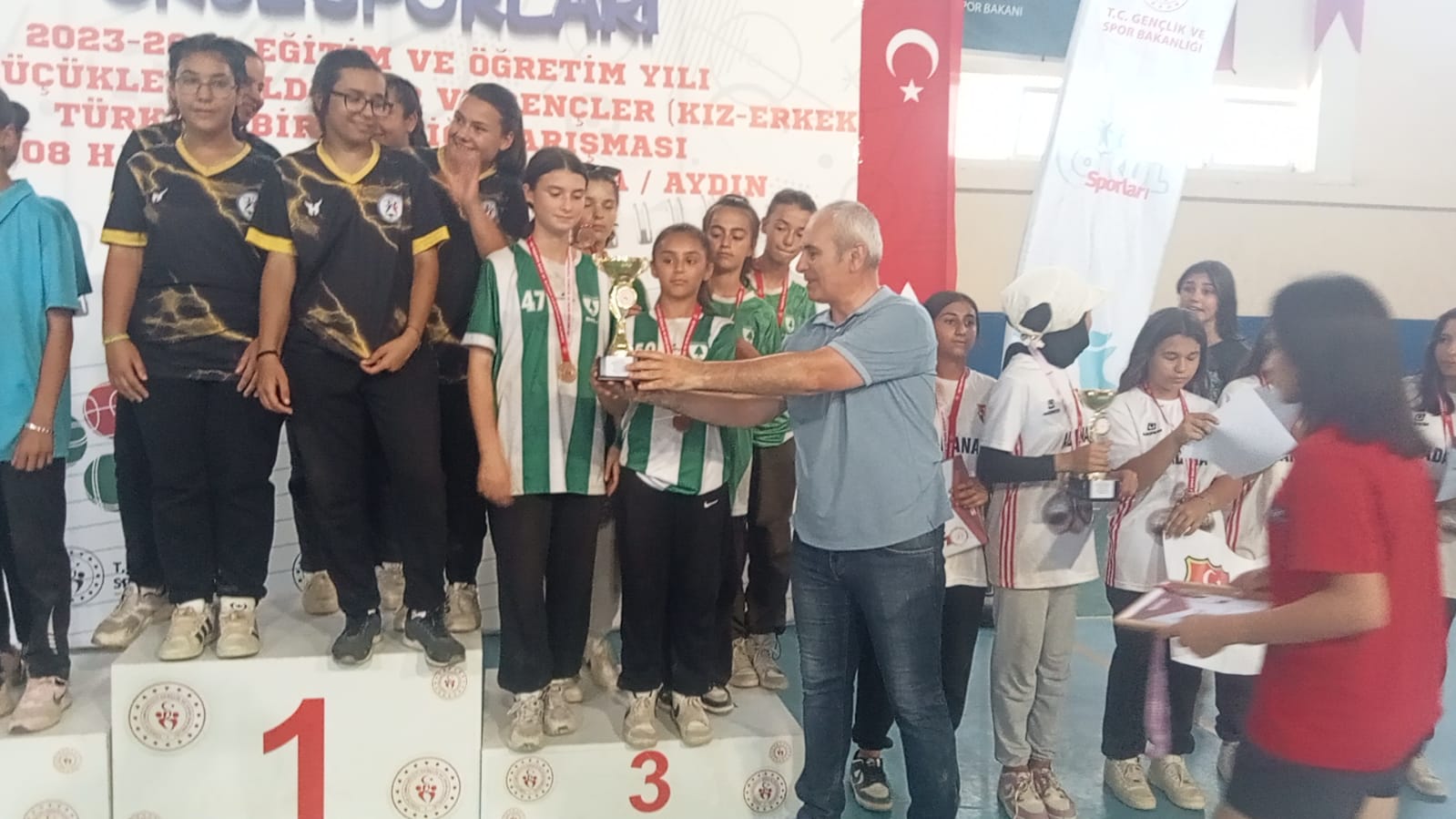 Alaçam Atatürk Ortaokulu Yıldız Kız Bocce takımı Türkiye Üçüncüsü oldu