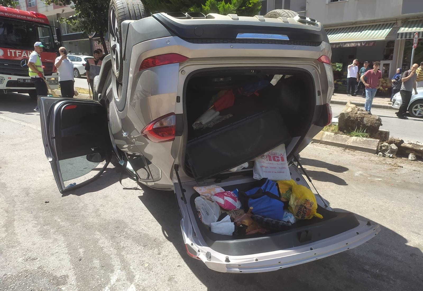 Bafra’da Takla Atan araçta 2 kişi yaralandı