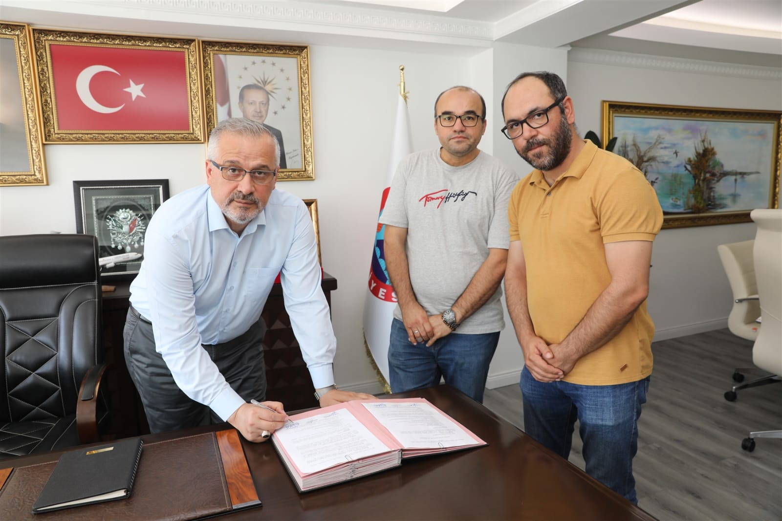 BAFRA KÜTÜPHANE VE OKUMA SALONU’NA KAVUŞUYOR