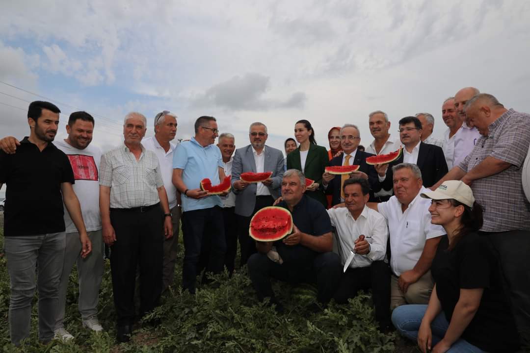 Çiğdem Karaaslan Bafra’da Ziyaretler kapsamın Karpuz Üreticilerini unutmadı