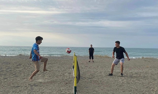 PLAJ VOLEYBOLU, AYAK TENİSİ TURNUVALARI START ALDI 