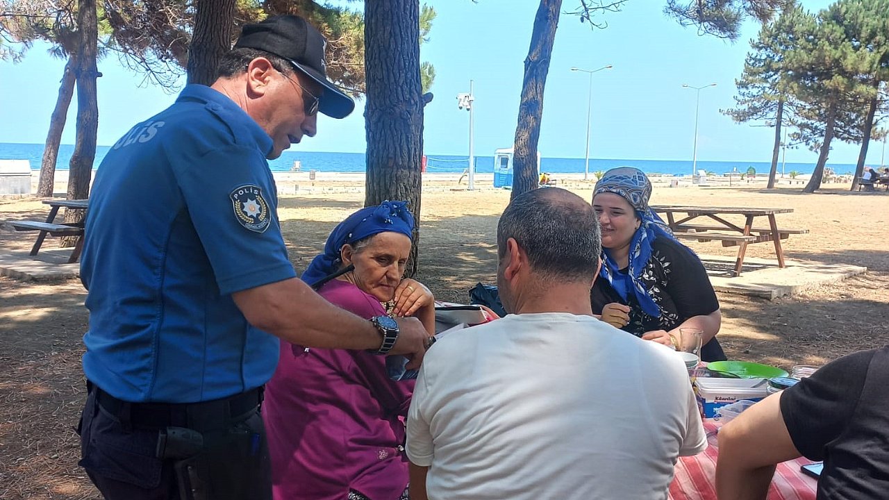EMNİYET’TEN “TEDBİRİ BIRAKMA, AKINTIYA KAPILMA PROJESİ” BOĞULMALARA KARŞI BROŞÜR DAĞITTI