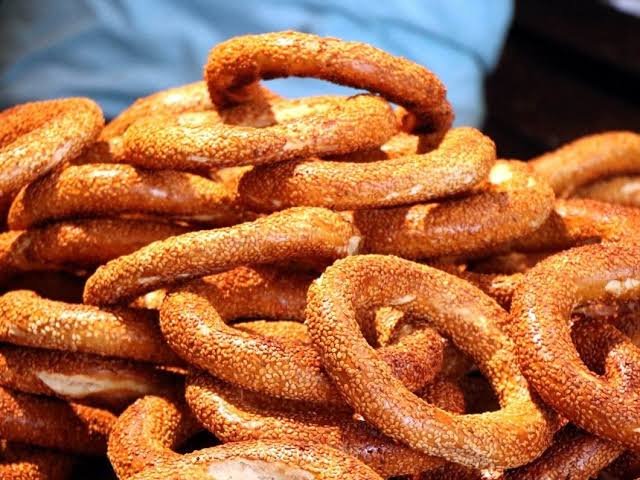 Bafra’da Simit Gramajı Artarken Fiyatı ise