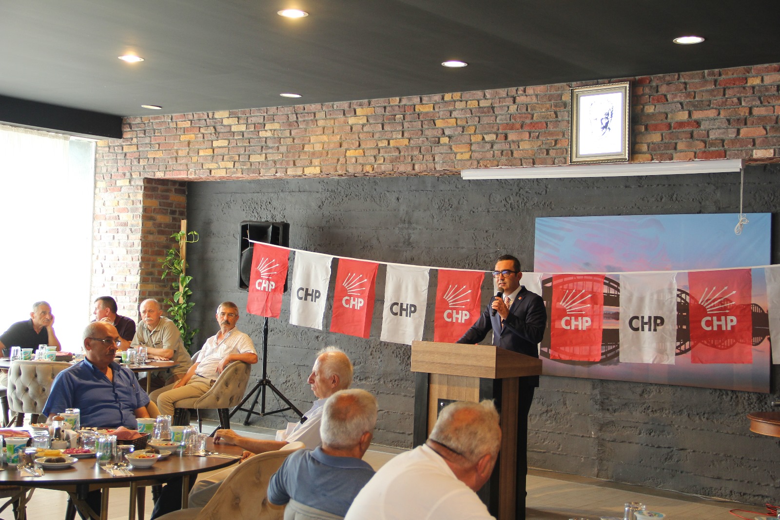 CHP BAFRA İLÇE BAŞKANLIĞI’NCA BİLGİLENDİRME TOPLANTISI YAPILDI