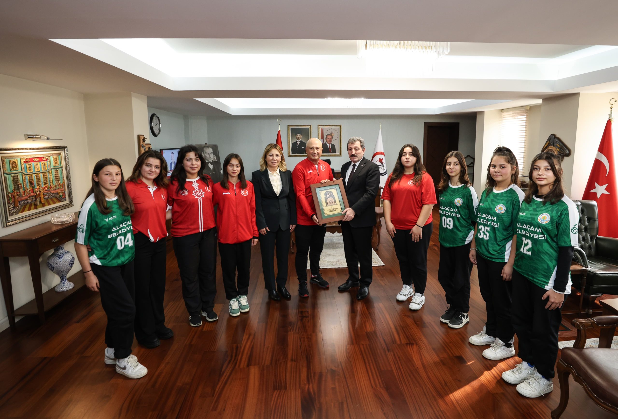 ALAÇAM IN GURURU BOCCE TAKIMI SAMSUN VALİSİNİ ZİYARET ETTİ