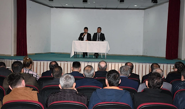 KAYMAKAM VE BELEDİYE BAŞKANI MUHTARLAR TOPLANTISINDA