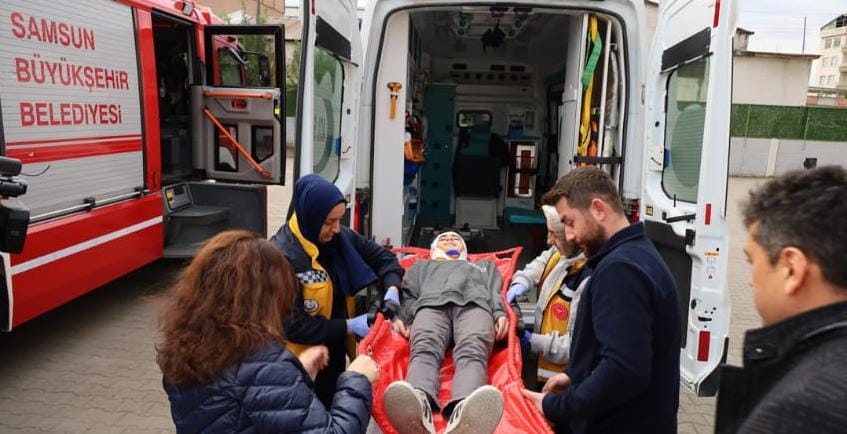 Bafra Ticaret Sanayi Ortaokulunda Yangın Tatbikatı