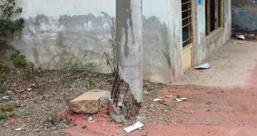 Tehlike Saçan Elektrik Direği 7 Aydır Yapılmayı Bekliyor