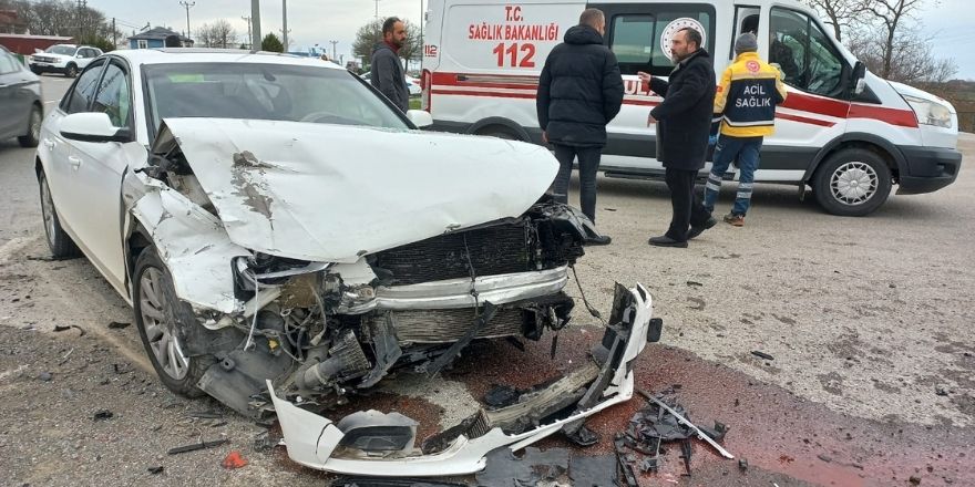 Lengerli Kavşağında Trafik kazası