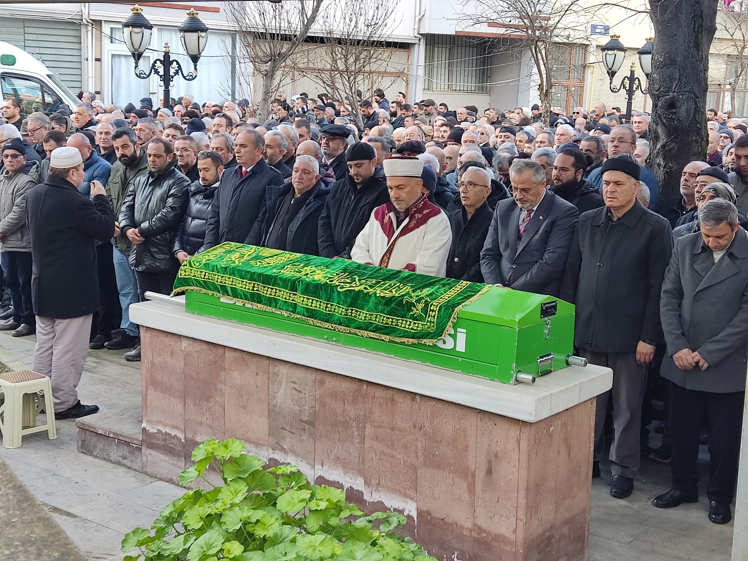 Kadir Karafazlıoğlu Dualarla son yolculuğuna uğurlandı