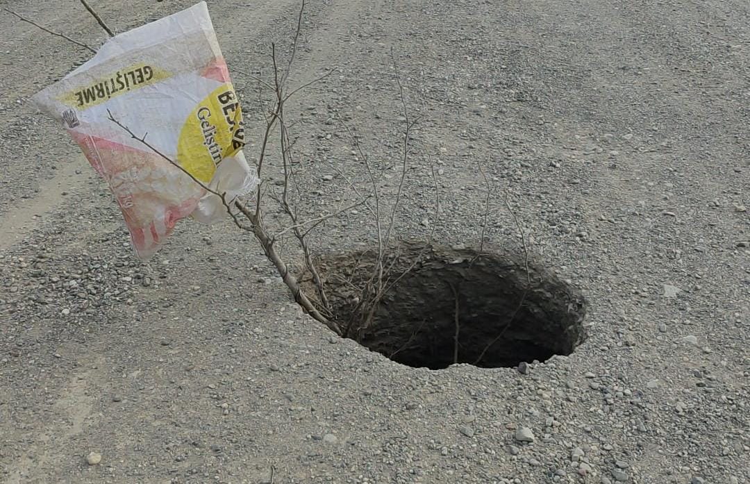 Adaköy Yolundaki Çukur Tehlike saçıyor