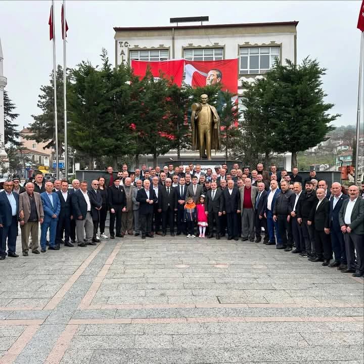 ALAÇAM’DA PROTOKOL VE HALK  BAYRAMLAŞMA PROGRAMINDA BULUŞTU