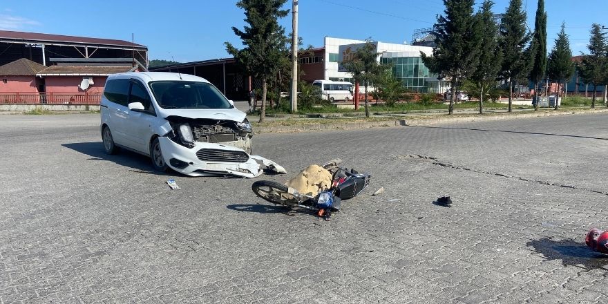 Bafra OSB’de yolu üzerinde Kazada Motosiklet Sürücüsü yaralandı