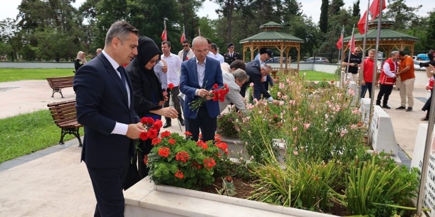 Bafra’da 15 Temmuz Şehitlik Ziyaretiyle Başladı