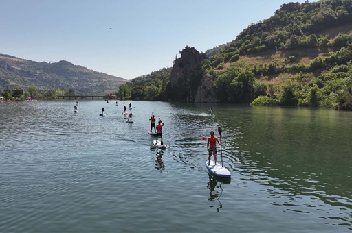 KIZILIRMAK NEHRİ’NİN ETEKLERİNDE “SUP YARIŞI” YAPILDI